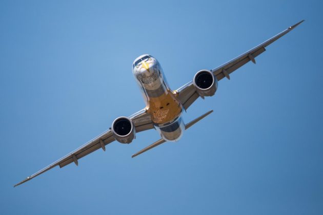 Embraer E195-E2 jet