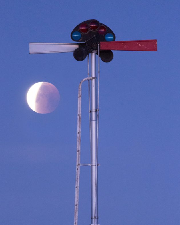 Fading eclipse