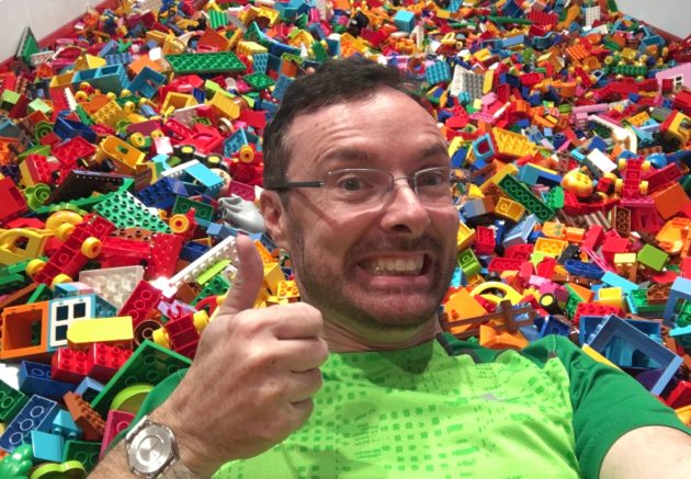 LEGO artist