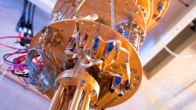 Quantum computer hardware