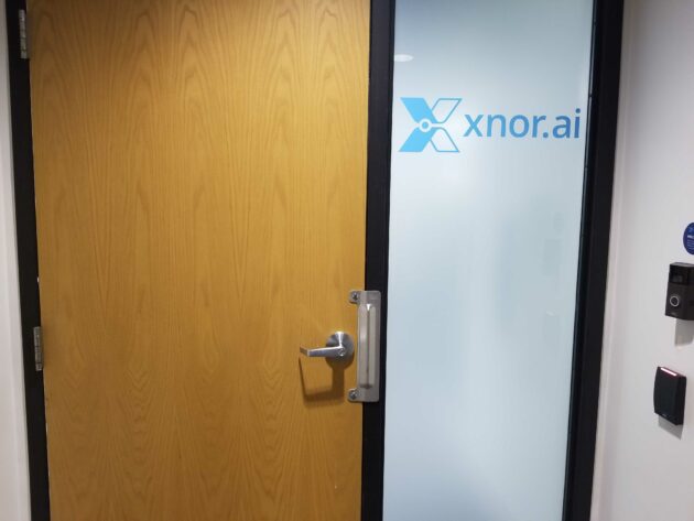Xnor door