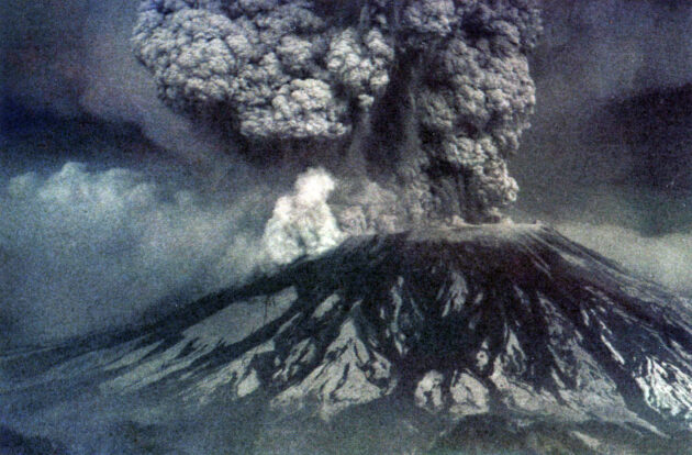 Mount St. Helens eruption