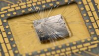 Quantum computing hardware
